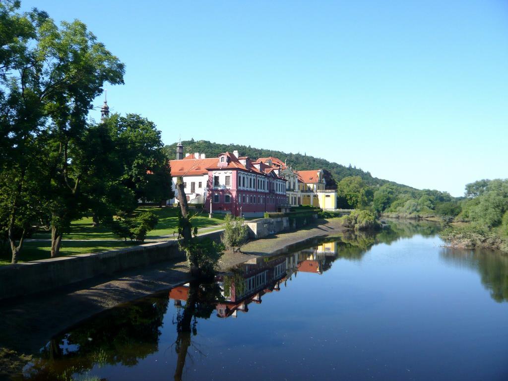 Nad Kralovnou Hotel & Restaurant Prag Exterior foto