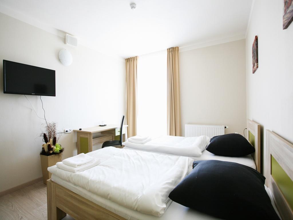 Nad Kralovnou Hotel & Restaurant Prag Zimmer foto