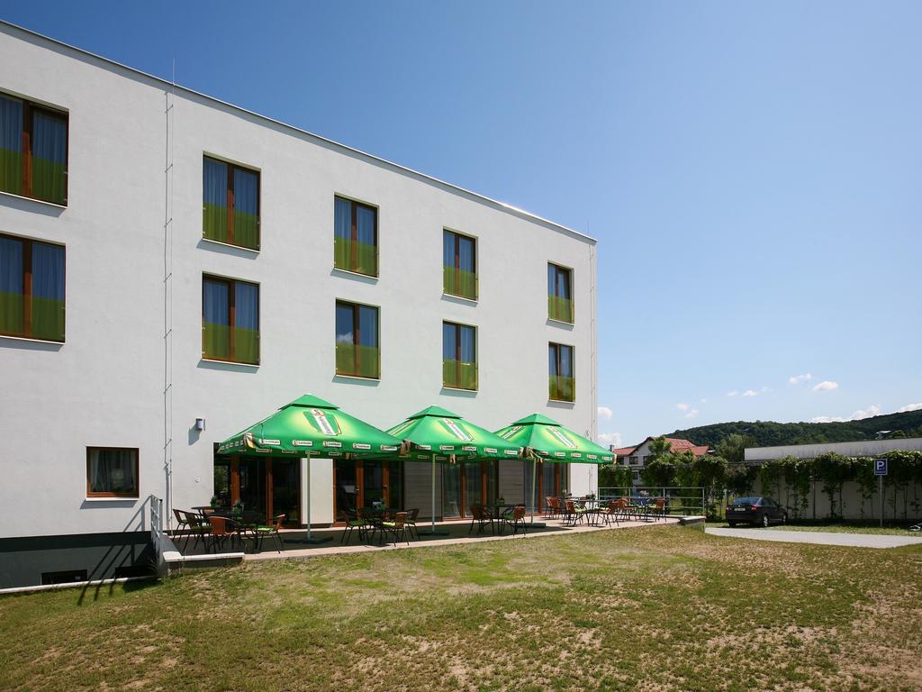 Nad Kralovnou Hotel & Restaurant Prag Exterior foto
