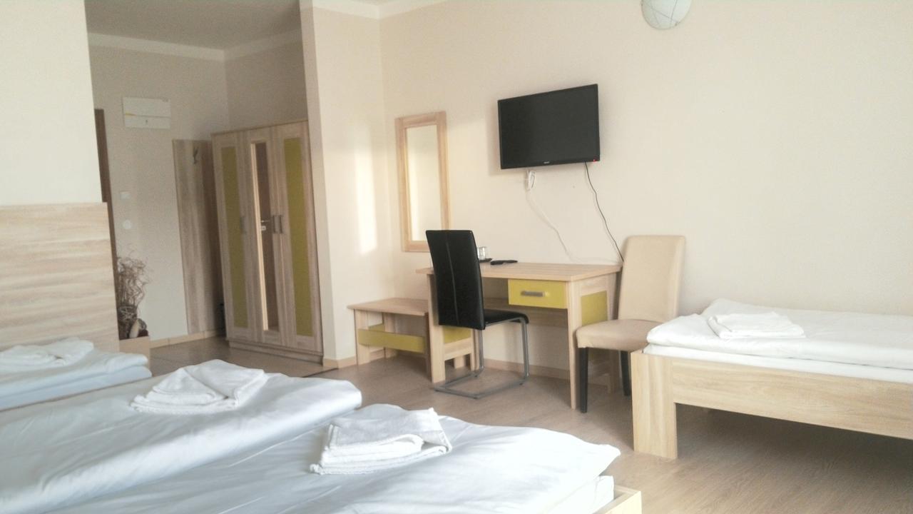 Nad Kralovnou Hotel & Restaurant Prag Exterior foto